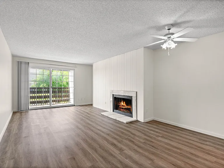 2x1 Standard - 900 SqFt 2x1 Standard - 900 SqFt