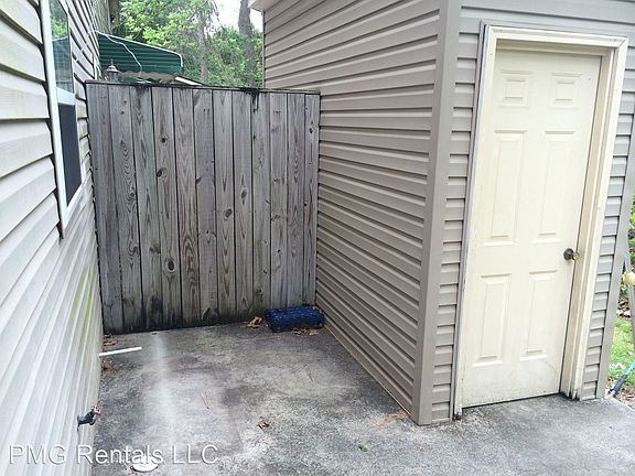 3rd image of 410 S College St APT 4