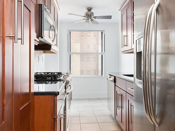 3rd image of 433 W 34th St APT 4J