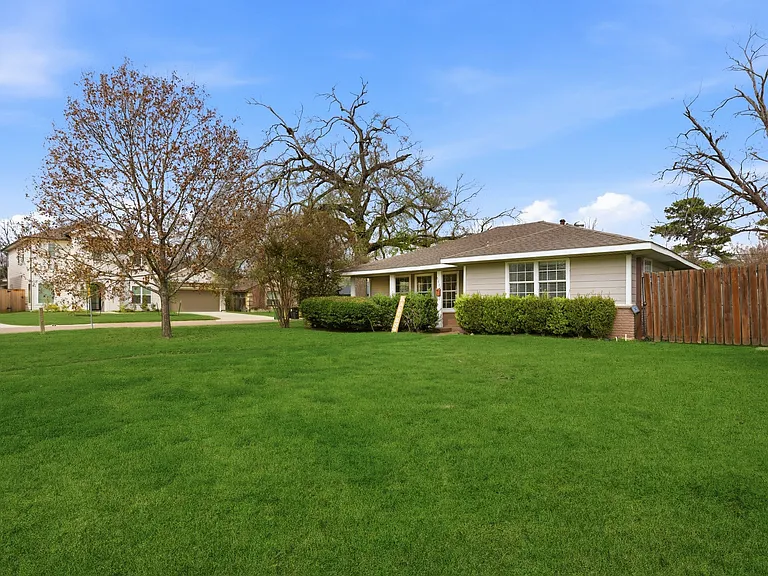 9638 Pine Lake Dr — Photo 11