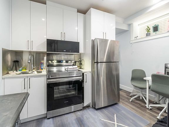 5th image of 3164 Venables St