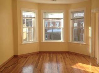 3841 N Leavitt St #2, Chicago, IL 60618