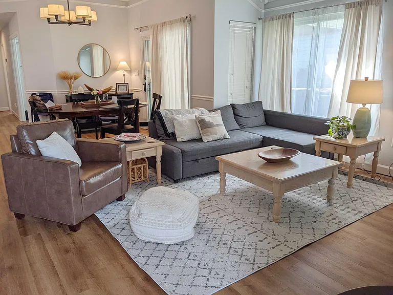810 Mill Creek Ln — Photo 4