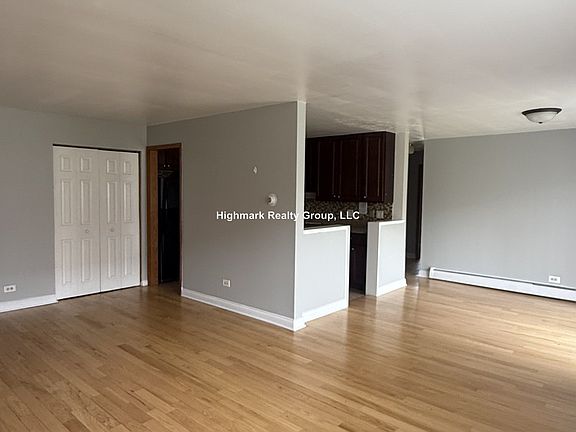 4th image of 1653 Oakwood Ave #102V