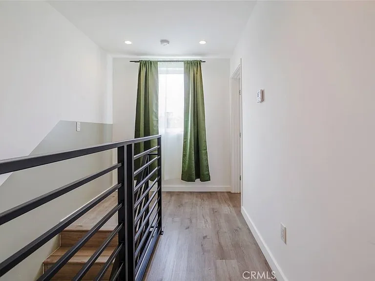 10916 Hesby St — Photo 34
