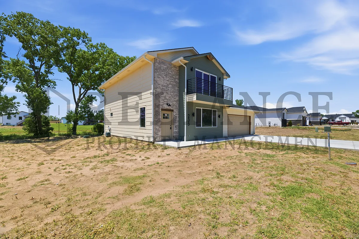 Building Photo - 235 Arbor