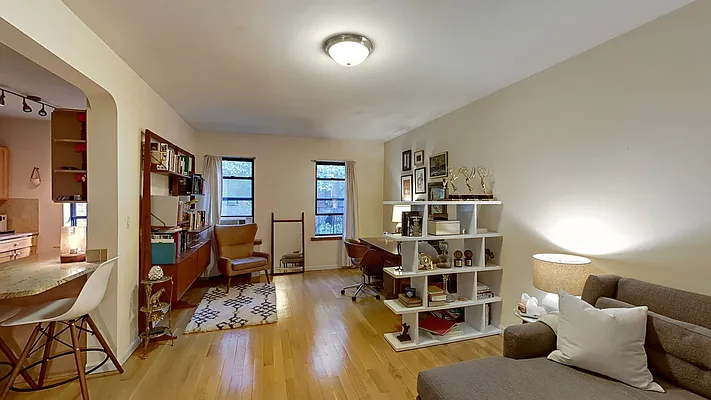 Rented by Emor Management Inc. | media 10