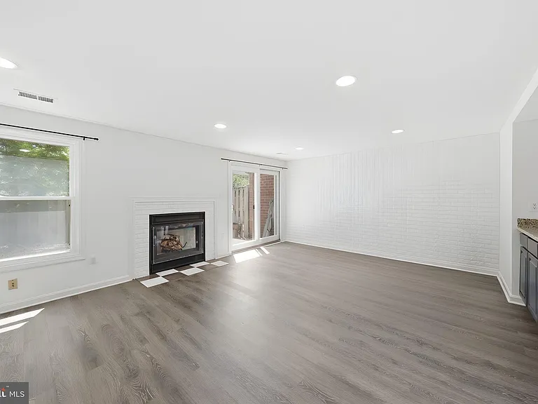10153 Turnberry Pl — Photo 3