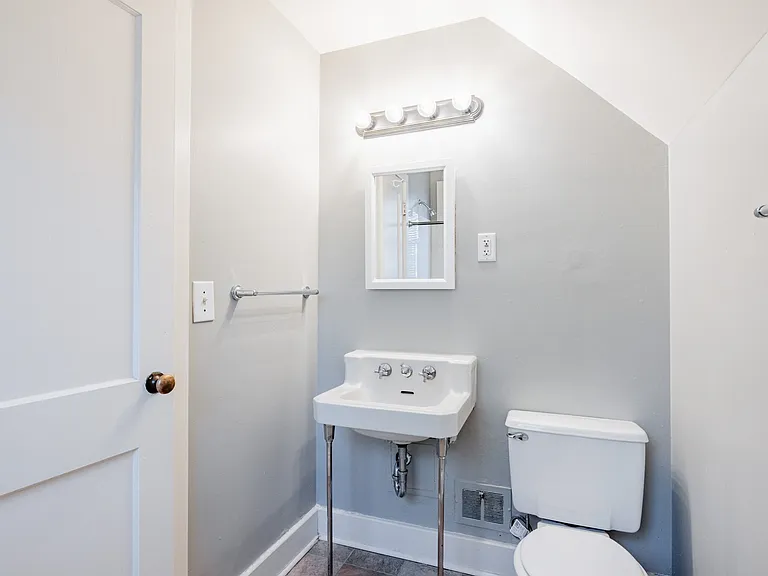 3815 Dewey Ave — Photo 31