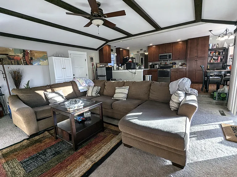 1422 Tesla Dr — Photo 10