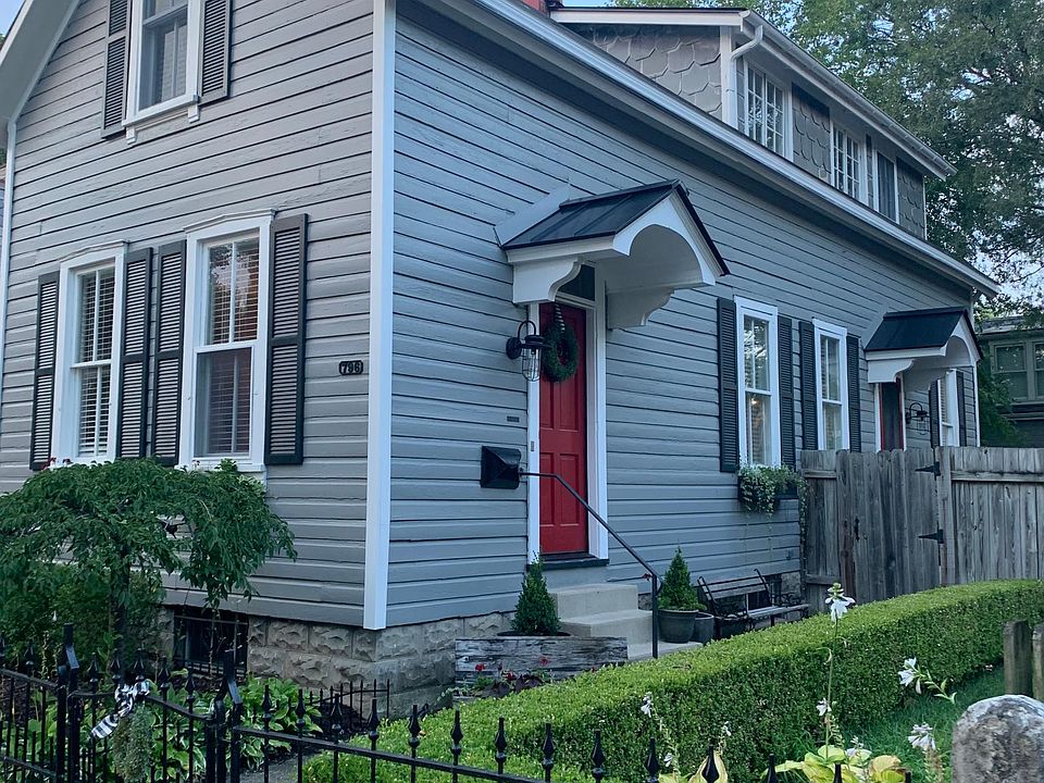 Cutest cottage PLUS huge work from home space above garage!