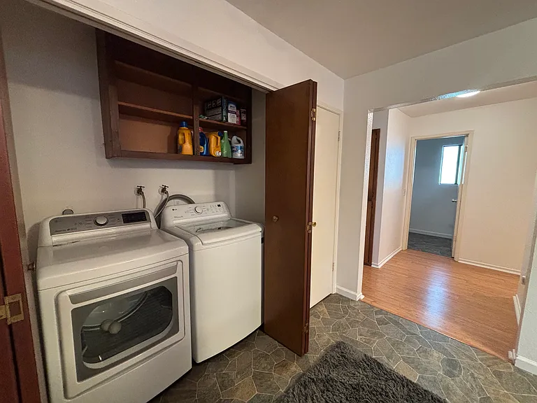 607 Riverview Pl — Photo 2