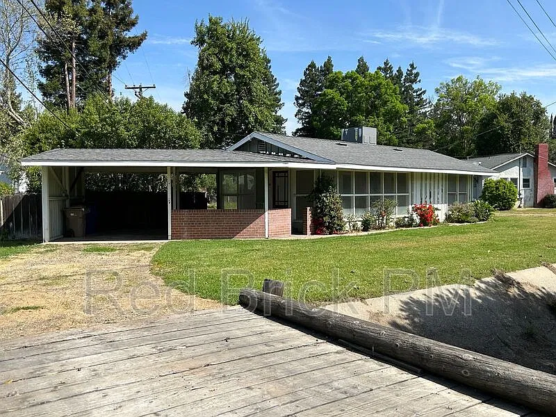 2 bed, 1.0 bath, 1084 sqft, $1,650 — Photo 1