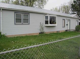 146 S 17th St, Hot Springs, SD 57747