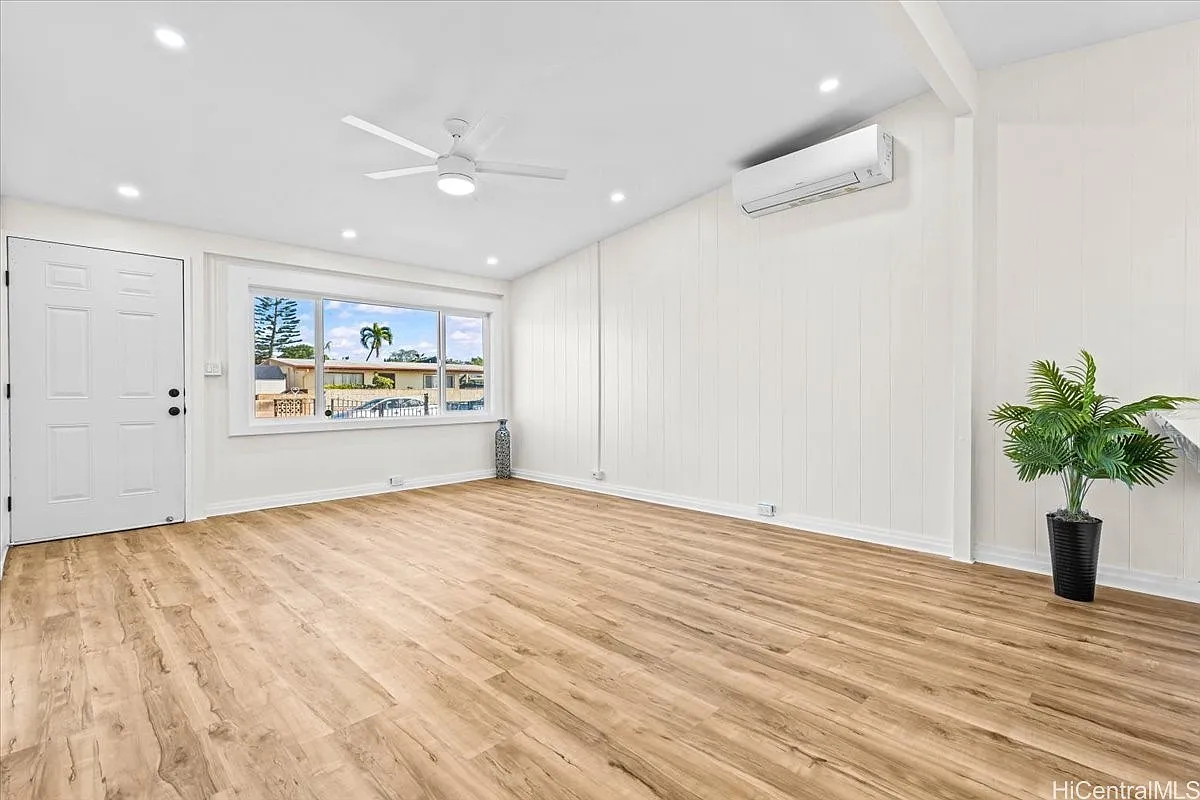 5 bed, 1500 sqft, $5,000 — Photo 2
