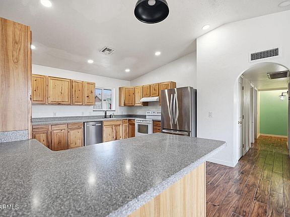 3rd image of 639 N 93RD Street