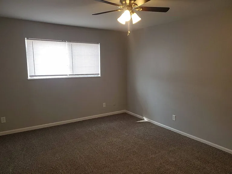 Stratford East Apartments — Photo 124