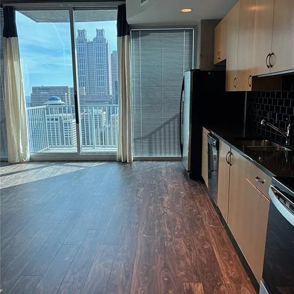 400 W Peachtree St NW #3707 — Photo 5