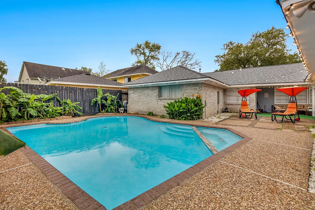 Building Photo - 13330 Trompilla Ln