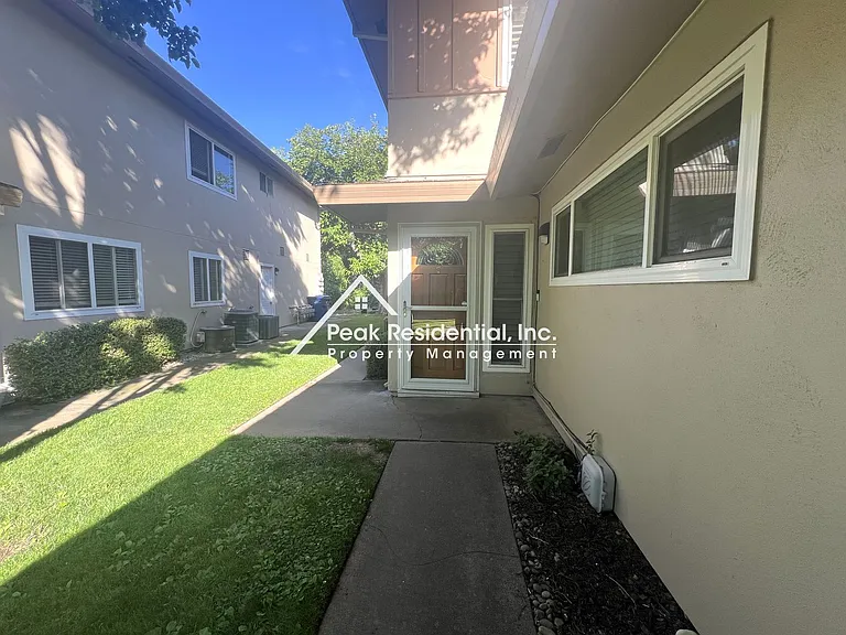 5153 Connecticut Dr #3 — Photo 2