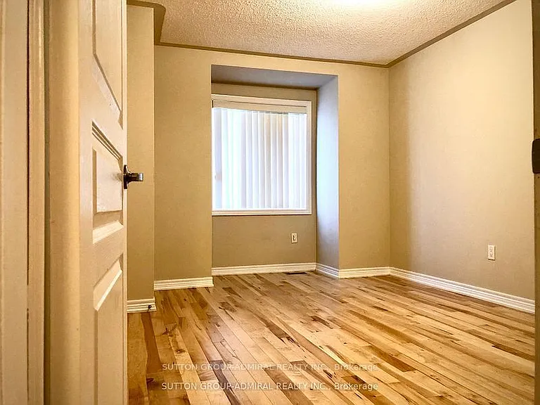 4 Stookes Cres — Photo 23