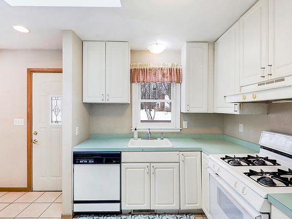 5th image of 1145 Willow Dr S