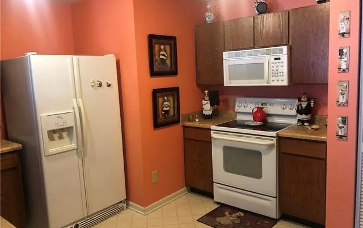 3 bed, 2.0 bath, 1390 sqft, $2,225 — Photo 3
