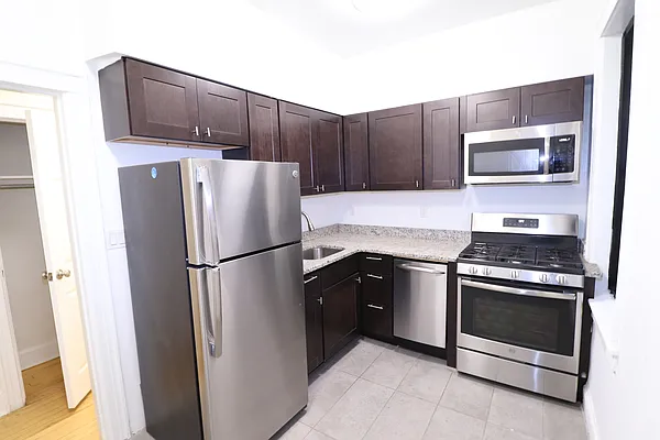 Rented by A&E Real Estate Management | media 7