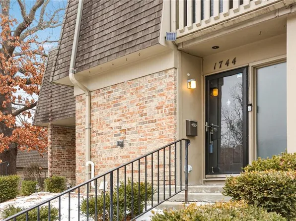 1744 E 97th St, Kansas City, MO 64131