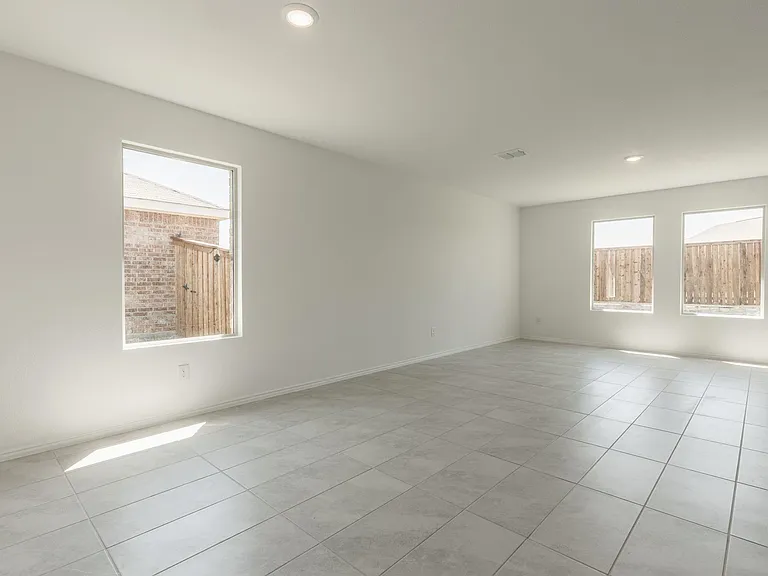 1516 Vattier St — Photo 8