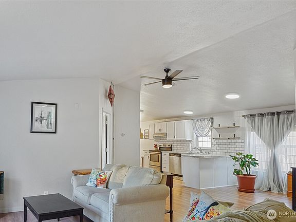 4th image of 6207 163rd Street Ct E