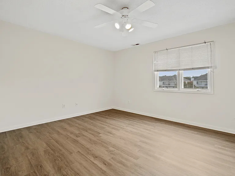 3224 Shore Dr — Photo 32