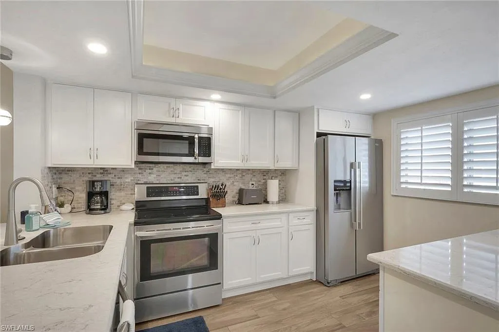 2 bed, 2.0 bath, 1064 sqft, $4,000 — Photo 2