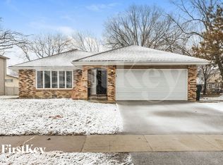 831 Hamlin Ave, Flossmoor, IL 60422