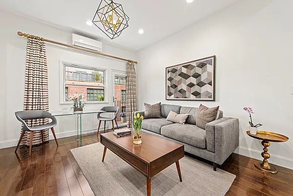 Sold by R New York | media 2