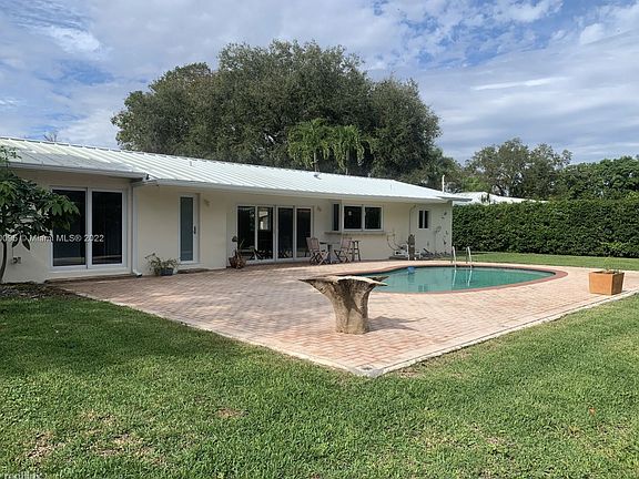 3rd image of 15241 SW 86th Ave