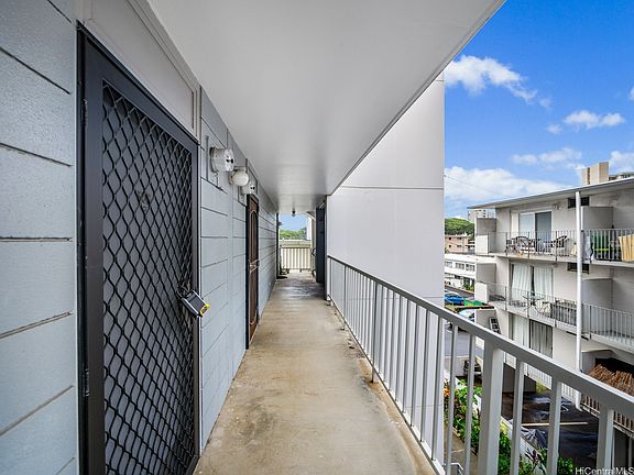 3rd image of 1718 Anapuni St APT 303