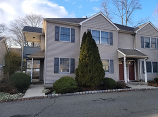 13 Autumn Leaf Ct APT 1-2, Highland Falls, NY 10928