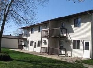 1422 Redfield St APT 11, La Crosse, WI 54601