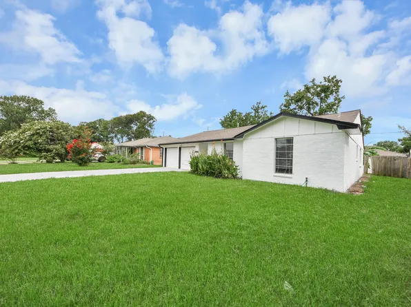 212 Harold Ln, Baytown, TX 77521