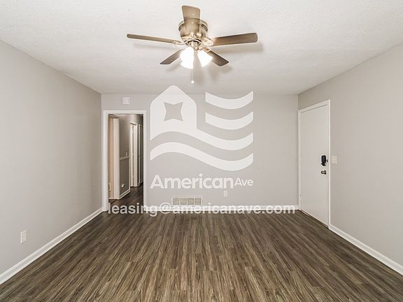 13372_004_wm_-_living_room_13047192.jpg