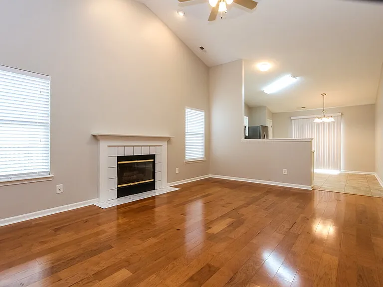 1108 Newgate Cir — Photo 4