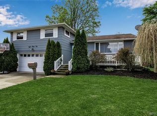 835 Remington Dr, North Tonawanda, NY 14120