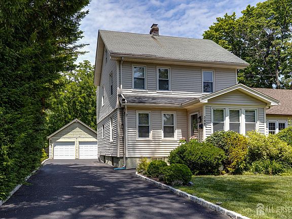 2nd image of 349 Brook Ave