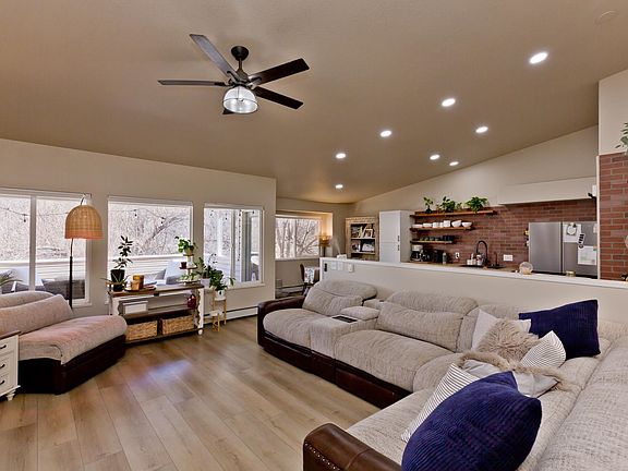 5th image of 528 Park Ridge Ct