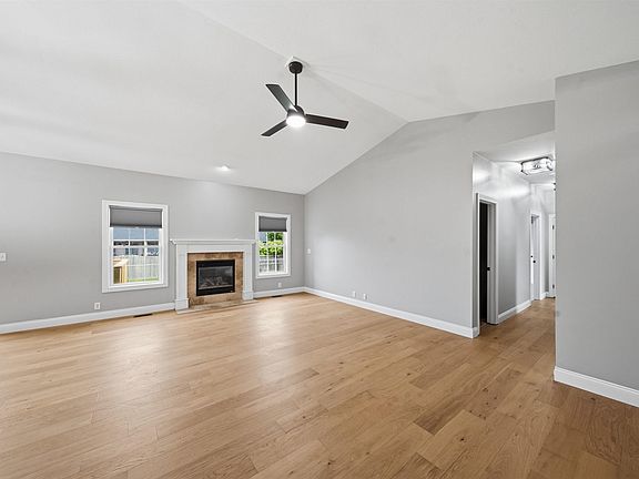 5th image of 816 Agnes St