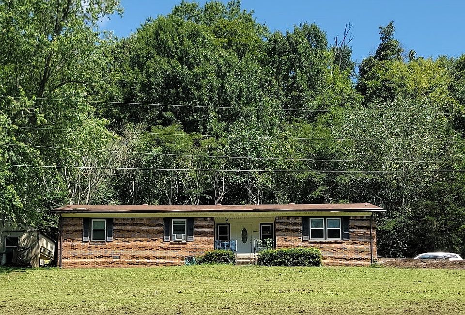 1st image of 275 Lakeside Dr