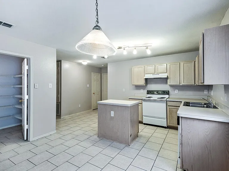 2629 Mountain View Dr — Photo 9