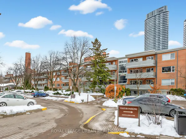 21 Dale Ave #544, Toronto, ON M4W 1K3