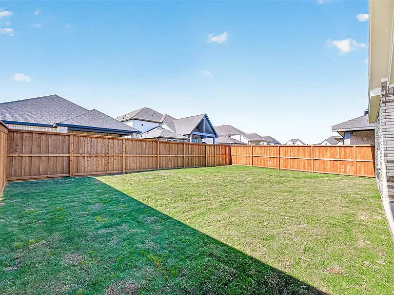4916 Northern Woods Dr — Photo 45